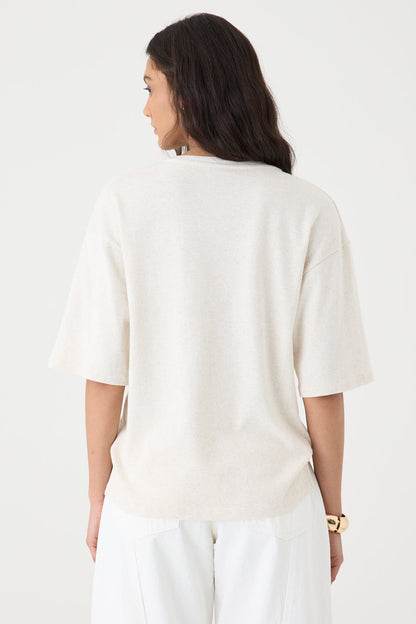 T-shirt Oversized Gola Redonda – Cru